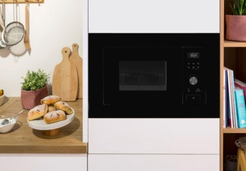 Kuchenka mikrofalowa Gorenje BM201AG1BG 20l 800W 60cm Czarna