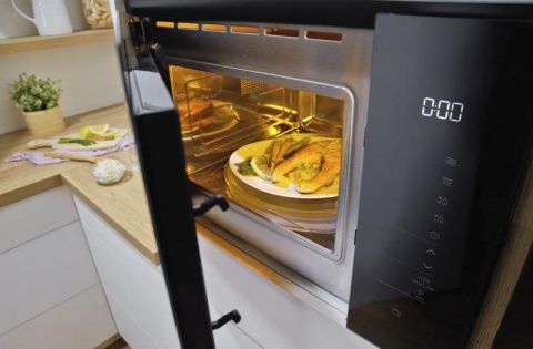 Kuchenka mikrofalowa Gorenje BMI251SG3BG 25l 900W czarna szkło 60cm