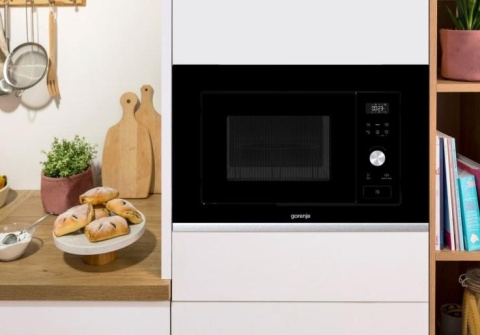 Kuchenka mikrofalowa do zabudowy Gorenje BMX201AG1BG 60cm 800W Czarna